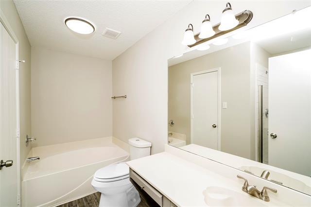 Building Photo - 4201 S Coral Springs Dr