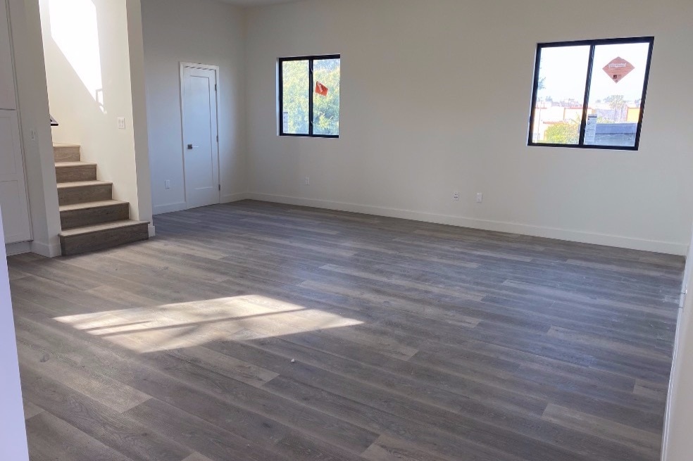 Living room - 2826 S Norton Ave