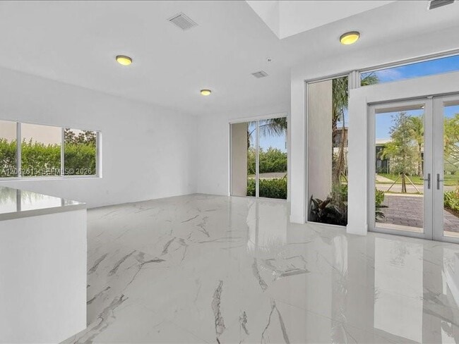 Building Photo - 16644 Botaniko Dr N