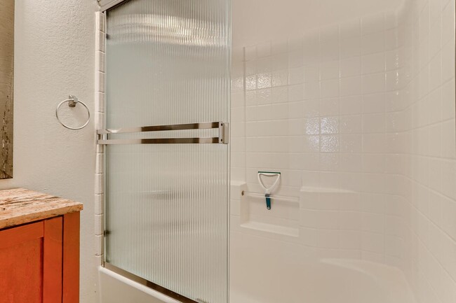 Building Photo - FULLY FURNISHED 2 bedroom condo near UNLV!