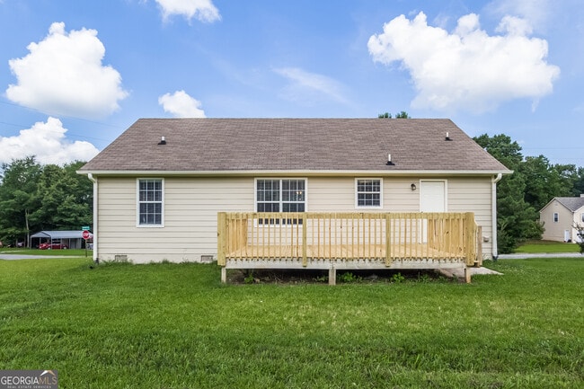 Building Photo - 143 Beechwood Ln