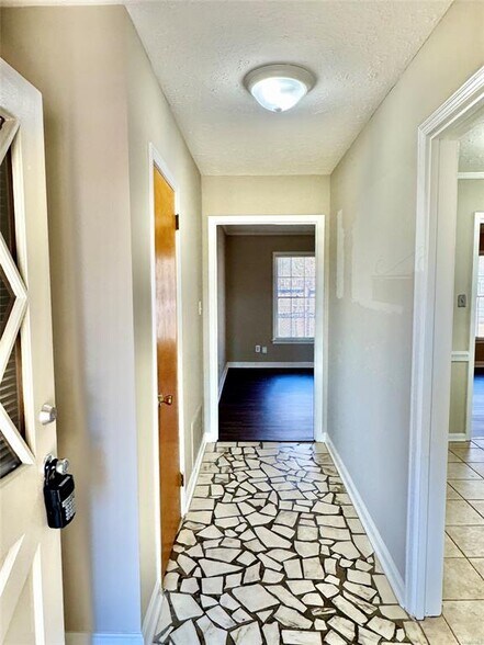 Building Photo - 761 Forestdale Dr