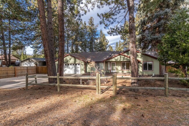 Building Photo - This could be your dream home! Must see!!