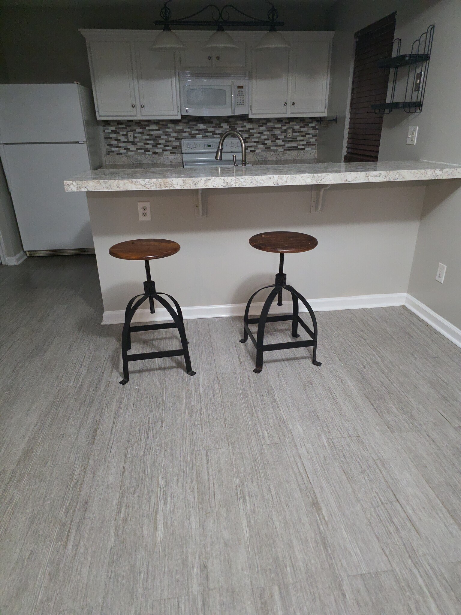 Building Photo - 283 Ferdinand Cir