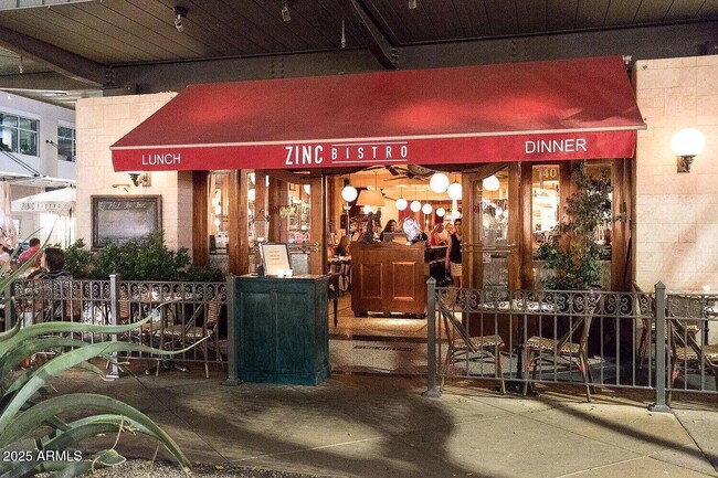 Building Photo - 15215 N Kierland Blvd