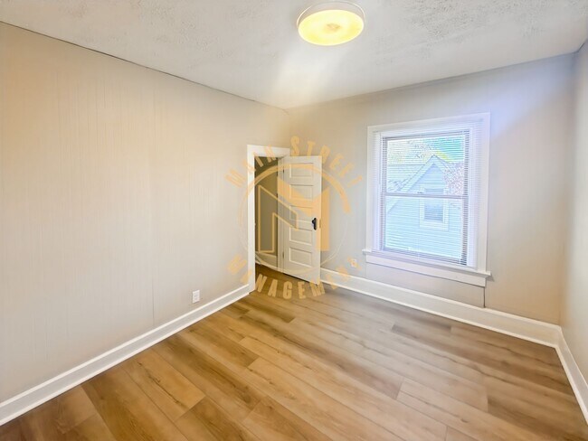 Building Photo - 527 S Ashland Ave