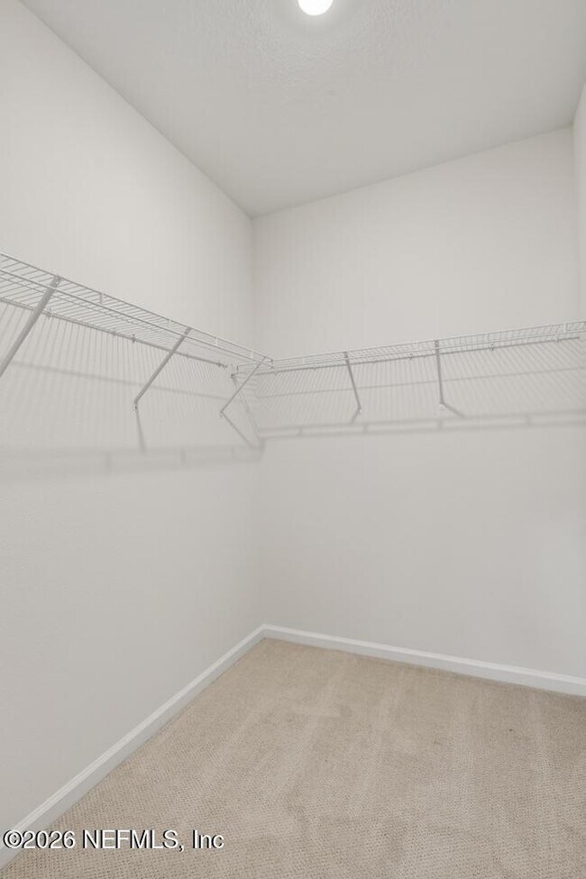 Building Photo - 368 Woods Ln