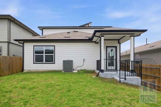 Building Photo - 10925 Tildon Ave