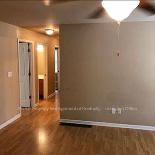 Building Photo - 219 W 4th St