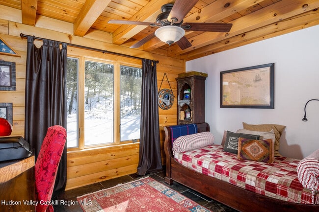 Building Photo - 451 Krumville Rd