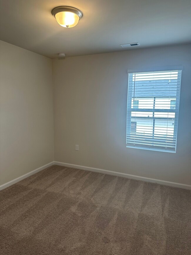 Building Photo - 405 Diversity Wy