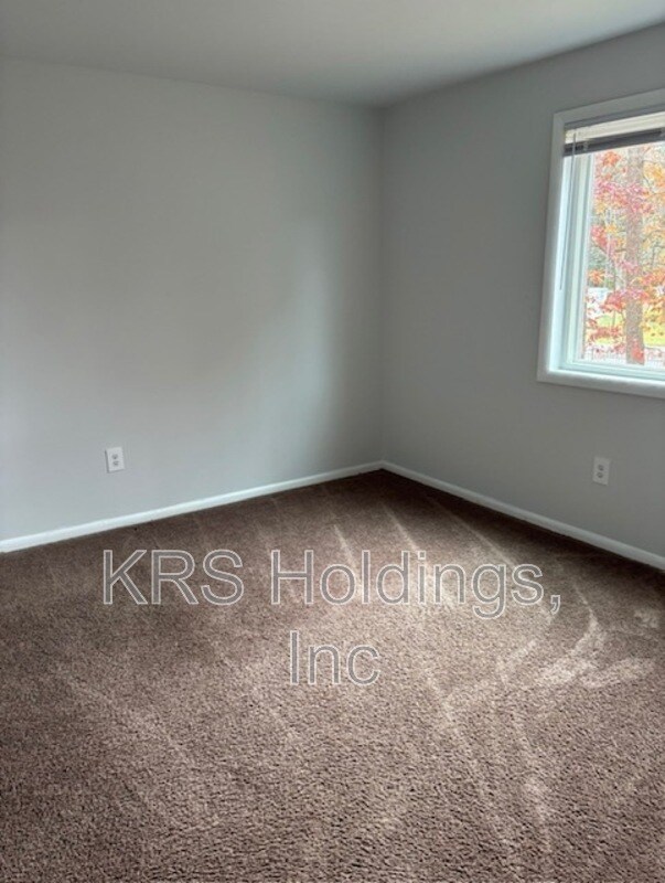 Building Photo - 800 Brook Hill Rd