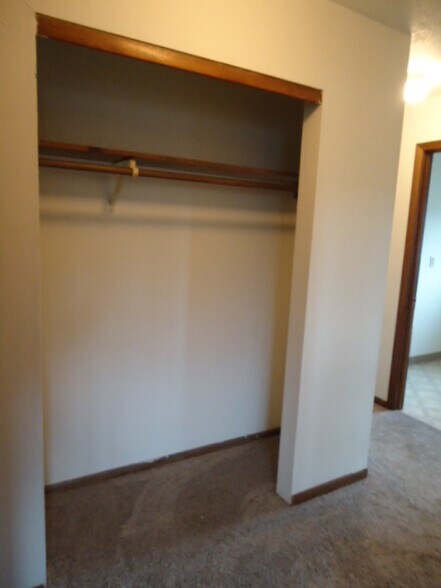 Building Photo - 106 N Holmen Dr