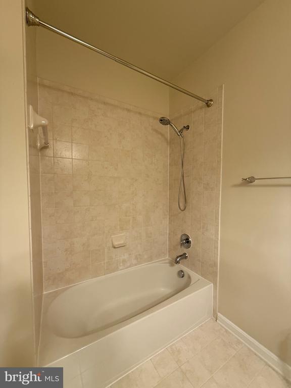 Building Photo - 9720 Holmes Pl