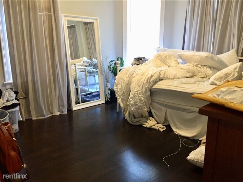 Building Photo - 43 Saint Paul St