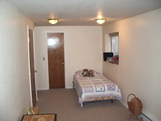 Building Photo - Beautiful 5 Bedroom 3.5 Bath Home In Saddl...