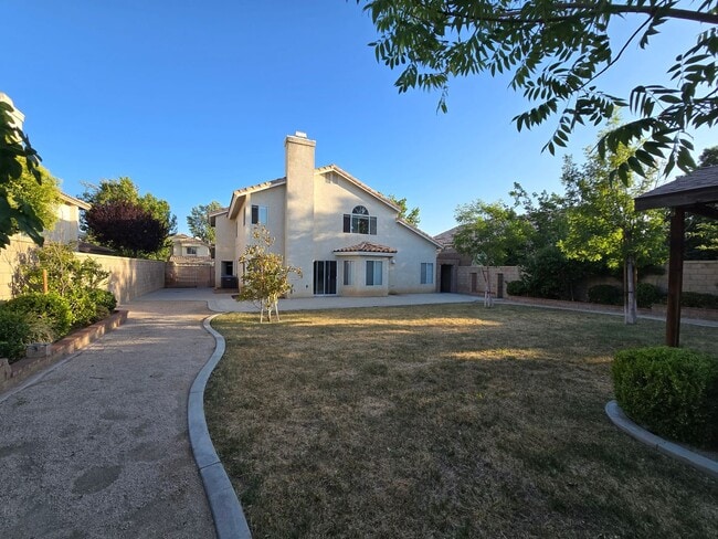 Building Photo - 2765 W Pondera St