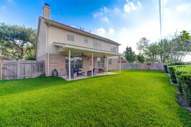 Building Photo - 1731 Maryvale Dr