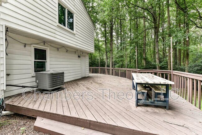 Building Photo - 12231 Westwood Hills Dr