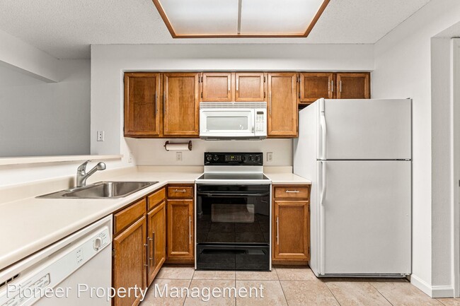 Building Photo - 2 br, 1 bath House - 940 S Dahlia St #A