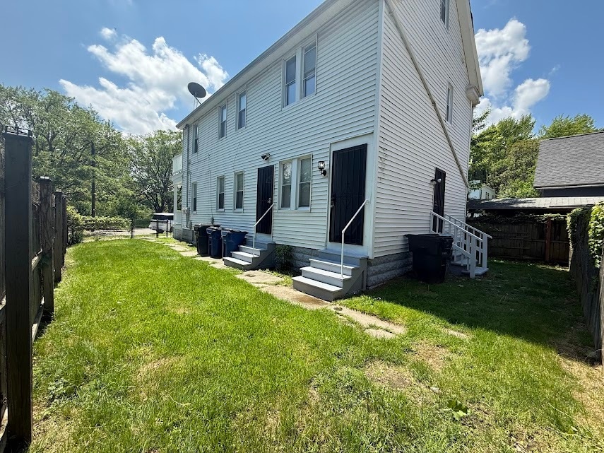 Building Photo - 5822 Lawn Ave