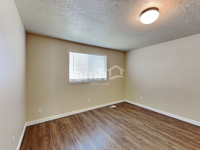 Building Photo - 634 Driftwood Ln