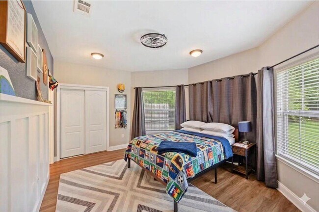 Building Photo - 3269 McMillan Creek Dr