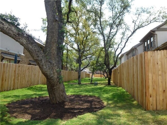 Building Photo - 2304 S Lakeline Blvd