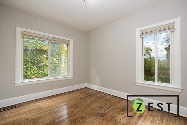 Building Photo - 3740 Tyler St