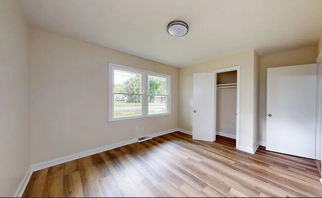 Building Photo - 3 Bed 2 Bath Home