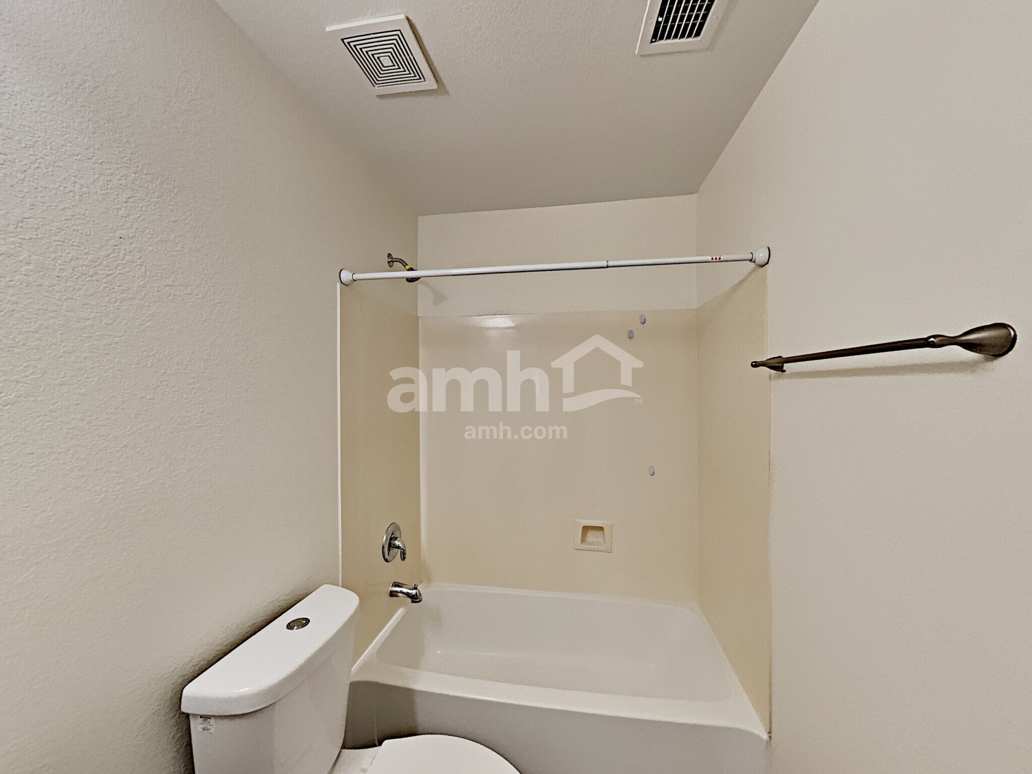 Building Photo - 15848 W Linden St