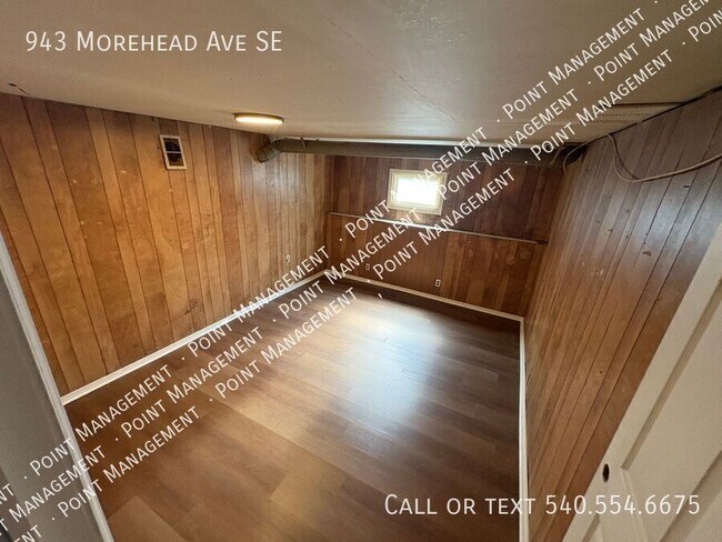 Building Photo - 943 Morehead Ave SE