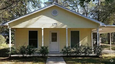 Building Photo - Spacious 3 Bedroom 2 Bath!