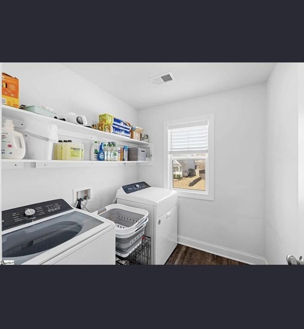 Building Photo - 286 Braselton St