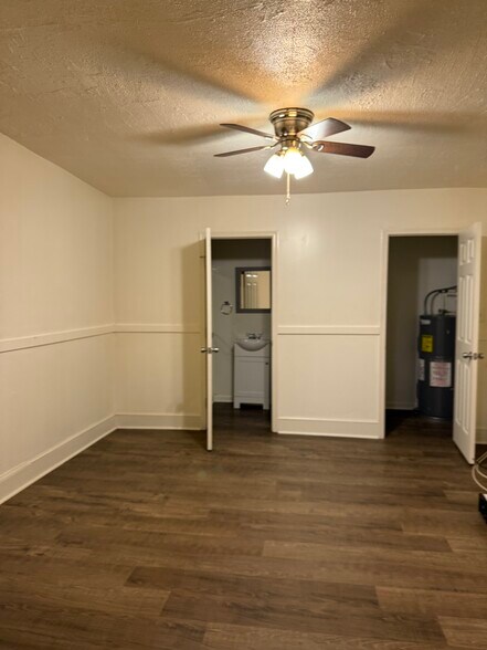 Building Photo - 821 Mt Vernon Ave