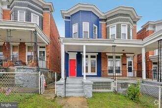 Building Photo - 3041 Belmont Ave