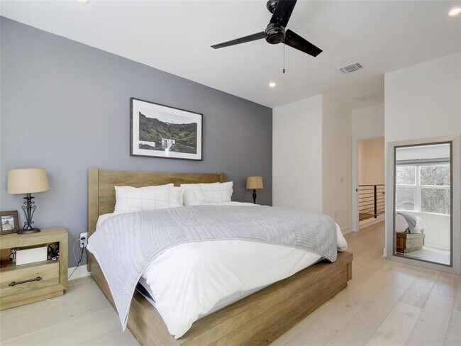 Building Photo - 1411 Cometa St