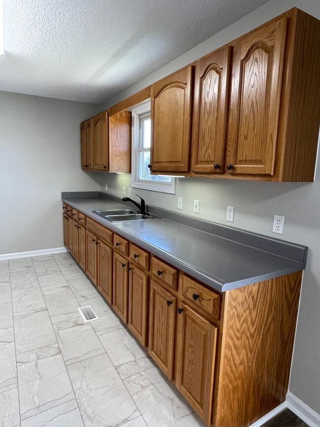 Building Photo - 407/409 Walnut Road