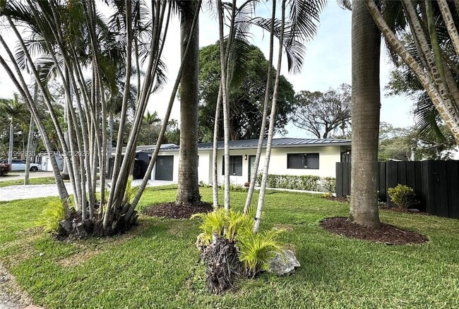 Building Photo - 1341 SW 10th St