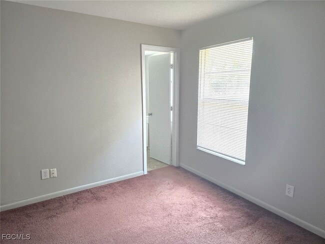 Building Photo - 2312 SE 6th Terrace