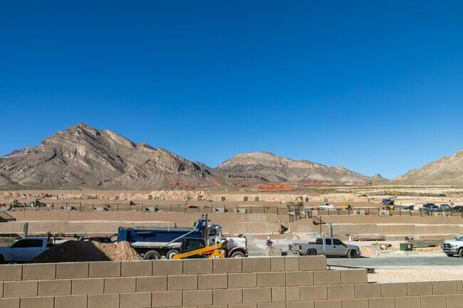 Building Photo - Brand New 4 Bedroom + Den/Office in Summerlin