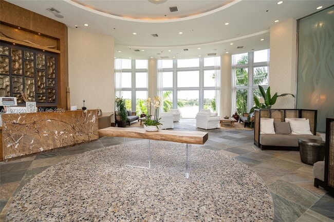 Building Photo - 2641 N Flamingo Rd