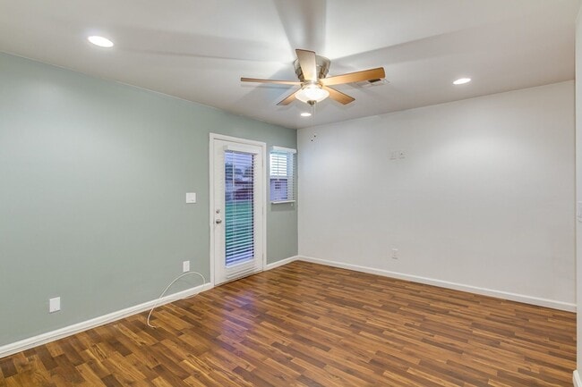 Building Photo - 22nd Street Apartments 3007