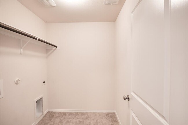 Building Photo - 908 Wolcott Dr