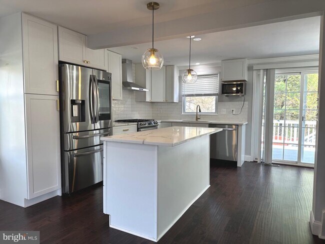 Building Photo - 14632 Stone Crossing Ct