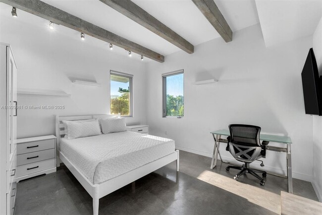 Building Photo - 101 SW 21st Rd