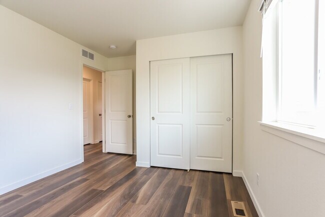 Building Photo - 4764 N Tower Dr