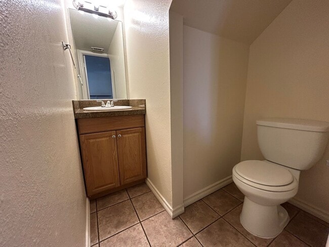 Building Photo - BRIGHT 2-BEDROOM CONDO NEAR LAS VEGAS LIVING