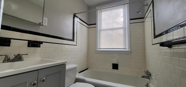Building Photo - 4933 Edgemere Ave