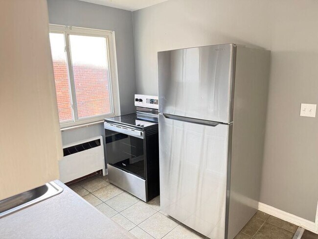 Building Photo - 3926 E Gatewood Ln